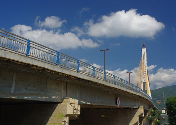 澄迈304不锈钢桥梁护栏：安全、耐用与美观的完美结合