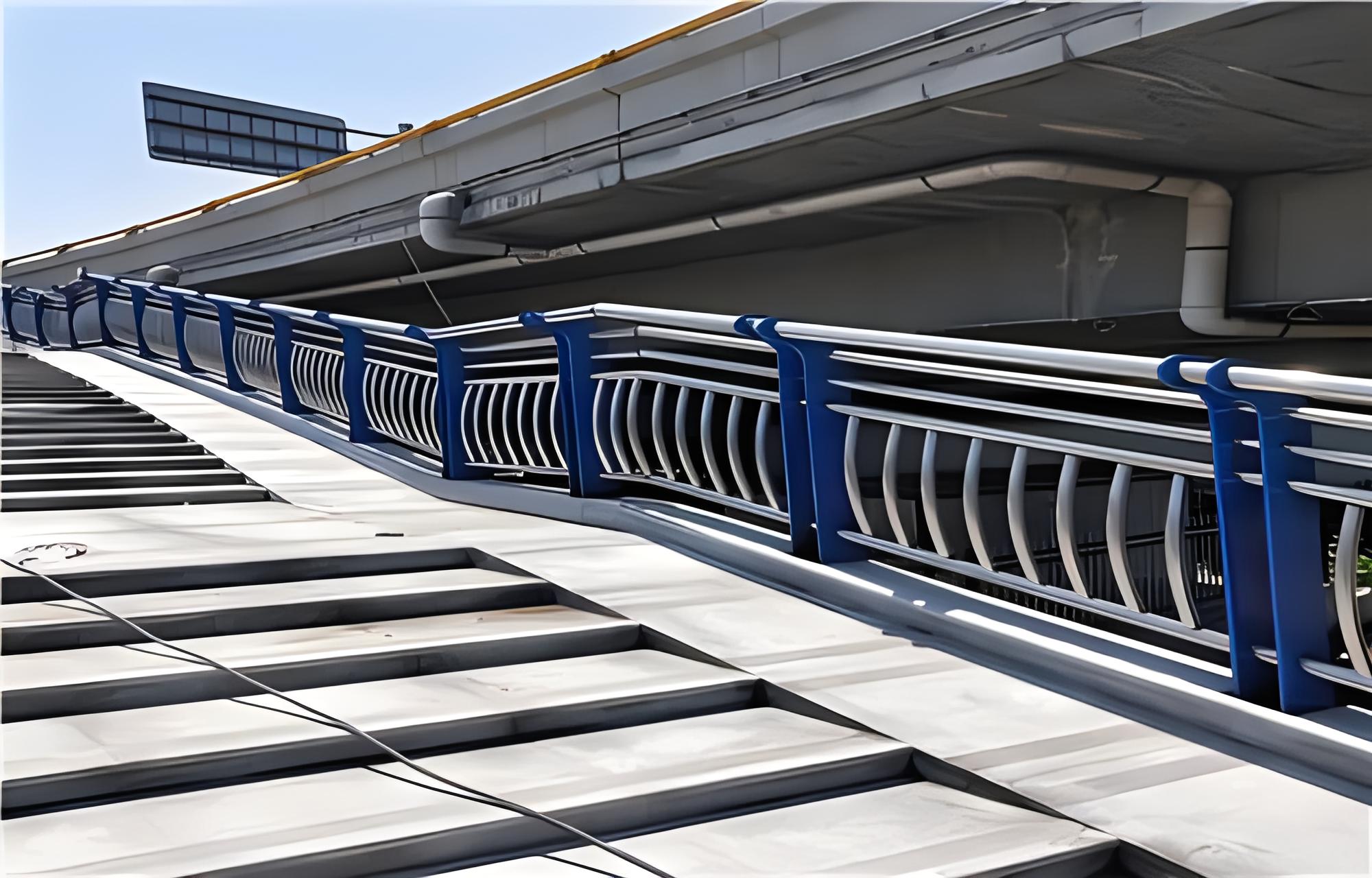 澄迈不锈钢桥梁护栏维护方案：确保安全，延长使用寿命