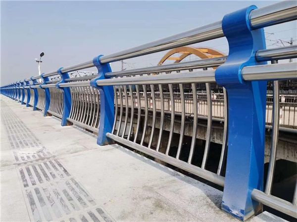 澄迈304不锈钢复合管护栏的生产工艺揭秘